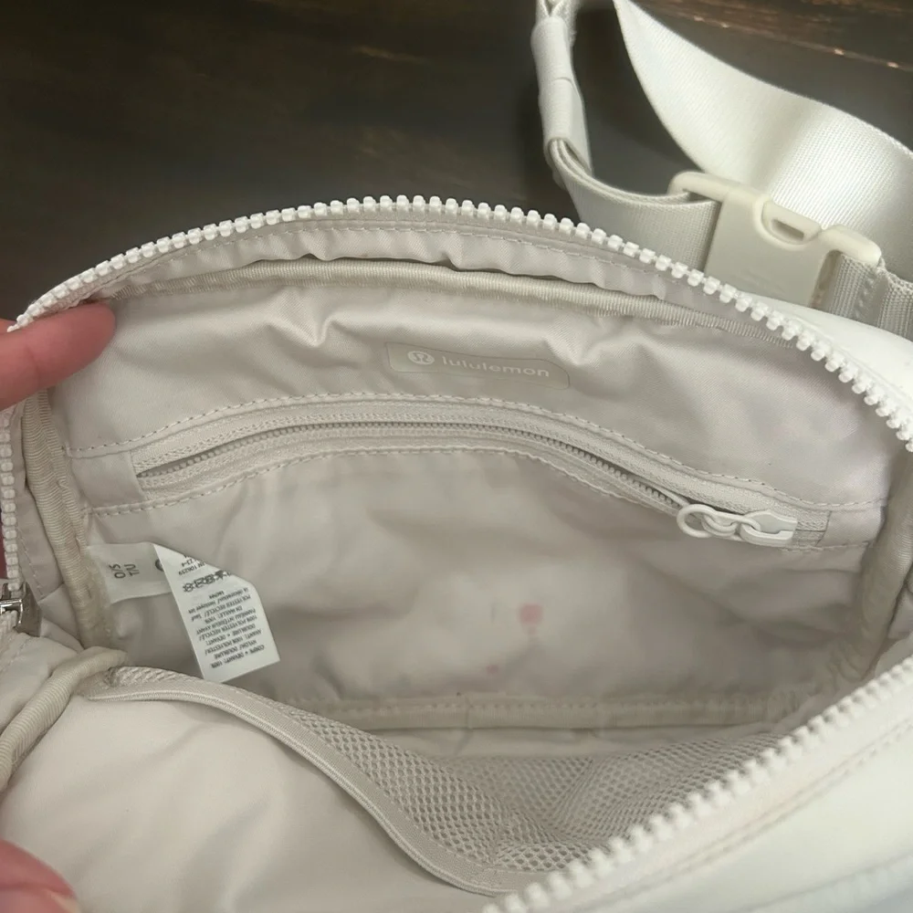 Lululemon Athletica White Belt Bag - Picture 3 of 3